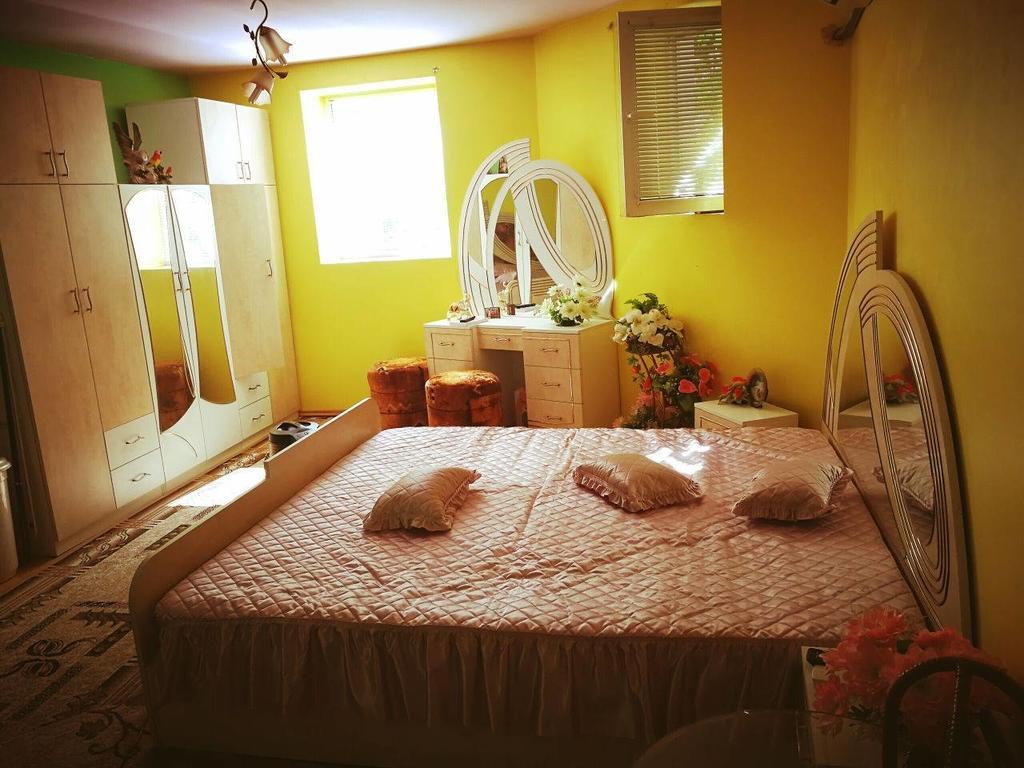 Two Bedroom Townhouse Mika Ruse Zewnętrze zdjęcie